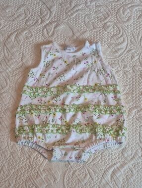 Kissy Kissy girls size 6-9 months sleeveless romper white purple green EUC